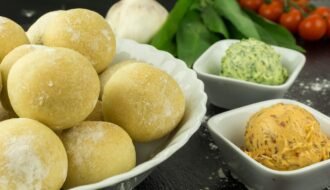 meal, cook, tasty, food, preparation, ingredient, gourmet, nourishment, enjoy the meal, italy, pizza rolls, pizza, butter, herb butter, wild garlic, tomatoes, garlic